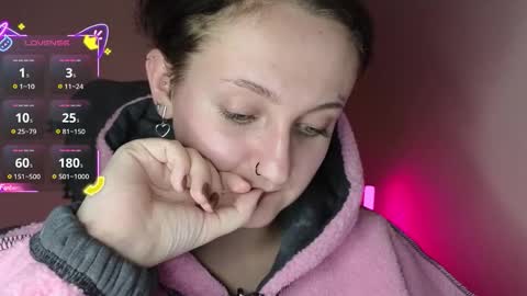 Snapshot of frosty_blueberries4 chatting on 10/30/25, 10:10 ANA online show from 10/30/25, 10:10