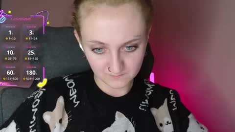 Snapshot of frosty_blueberries4 chatting on 11/06/25, 12:33 ANA online show from 11/06/25, 12:33