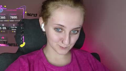 Snapshot of frosty_blueberries4 chatting on 11/06/25, 11:04 ANA online show from 11/06/25, 11:04