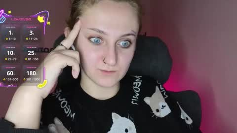 Snapshot of frosty_blueberries4 chatting on 11/17/25, 12:49 ANA online show from 11/17/25, 12:49