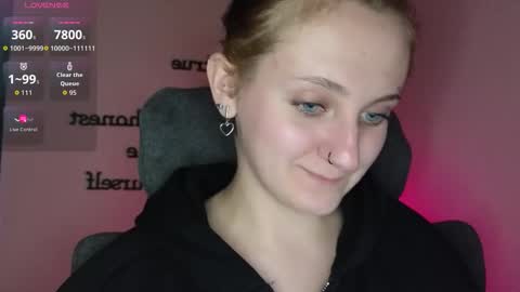 Snapshot of frosty_blueberries4 chatting on 11/18/25, 02:17 ANA online show from 11/18/25, 02:17