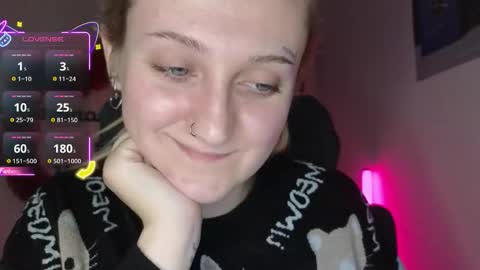 Snapshot of frosty_blueberries4 chatting on 12/18/25, 01:06 ANA online show from 12/18/25, 01:06