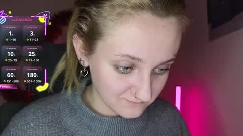 Snapshot of frosty_blueberries4 chatting on 12/21/25, 12:29 ANA online show from 12/21/25, 12:29