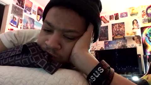 Snapshot of frozen232 chatting on 03/29/26, 11:27 Fabian online show from 03/29/26, 11:27