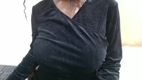 fruity28 online show from 11/17/25, 04:57