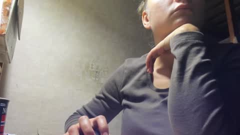 Snapshot of frumcake chatting on 12/02/24, 01:36 FrumCake online show from 12/02/24, 01:36