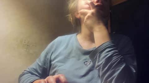 Snapshot of frumcake chatting on 01/03/25, 01:38 FrumCake online show from 01/03/25, 01:38