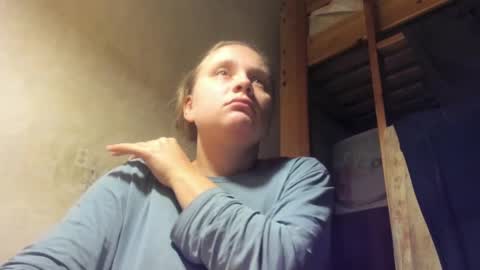 Snapshot of frumcake chatting on 01/05/25, 01:35 FrumCake online show from 01/05/25, 01:35