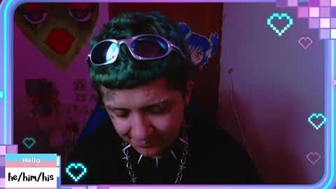 Snapshot of ftmbiggestclit chatting on 02/12/25, 01:37 Kevin online show from 02/12/25, 01:37