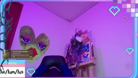 Snapshot of ftmbiggestclit chatting on 11/19/25, 01:27 Kevin online show from 11/19/25, 01:27