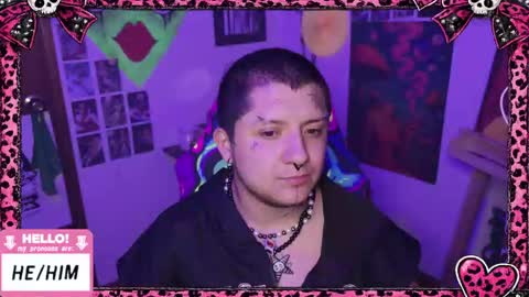 Snapshot of ftmbiggestclit chatting on 04/18/26, 04:49 Kevin online show from 04/18/26, 04:49