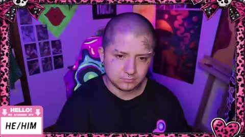 Snapshot of ftmbiggestclit chatting on 04/19/26, 04:01 Kevin online show from 04/19/26, 04:01