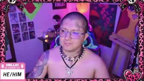 Snapshot of ftmbiggestclit chatting on 04/20/26, 02:25 Kevin online show from 04/20/26, 02:25