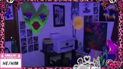 Snapshot of ftmbiggestclit chatting on 04/30/26, 03:46 Kevin online show from 04/30/26, 03:46