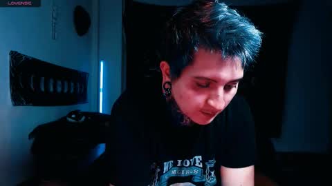 Snapshot of ftmblueyes chatting on 03/24/26, 01:43 HEHIM online show from 03/24/26, 01:43