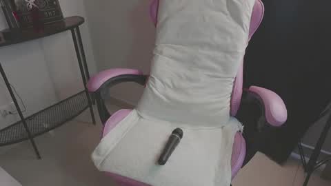 Snapshot of fuck_noface chatting on 04/24/26, 12:18 Noface -IDEPENDENT MODEL- online show from 04/24/26, 12:18