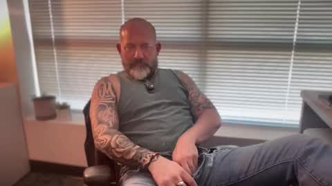 Snapshot of fuckadilf chatting on 04/21/26, 02:56 fuckadilf online show from 04/21/26, 02:56