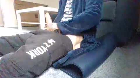 Snapshot of fuckbeatb chatting on 10/14/25, 10:27 fuckbeatb online show from 10/14/25, 10:27