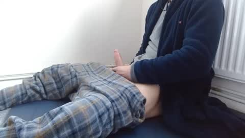 Snapshot of fuckbeatb chatting on 12/03/25, 11:52 fuckbeatb online show from 12/03/25, 11:52