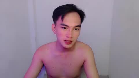 Snapshot of fuckboy_zachxx chatting on 02/20/25, 03:45 online show from 02/20/25, 03:45