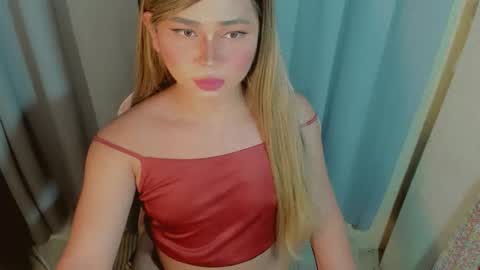 Snapshot of fuckdoll_rain chatting on 03/20/26, 04:45 R A I N M O R A L E S G M A I L . C O M online show from 03/20/26, 04:45