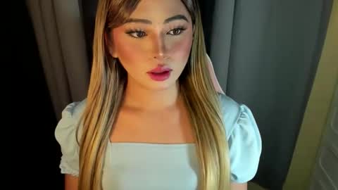 Snapshot of fuckdoll_rain chatting on 05/04/26, 10:06 R A I N M O R A L E S G M A I L . C O M online show from 05/04/26, 10:06