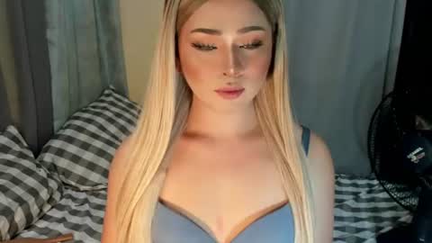 Snapshot of fuckdoll_rain chatting on 08/05/26, 02:36 R A I N M O R A L E S G M A I L . C O M online show from 08/05/26, 02:36