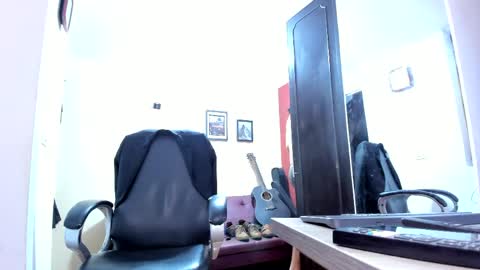 SERGIO THE SEX LAWYER online show from 04/17/26, 03:09