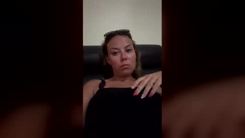Snapshot of fuckhard4you chatting on 02/14/26, 10:23 La online show from 02/14/26, 10:23