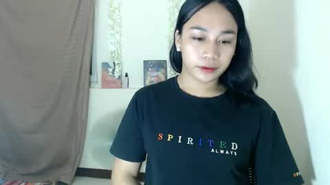 Snapshot of fucking_crystal chatting on 11/16/25, 08:58 ITS ME CRYSTAL online show from 11/16/25, 08:58