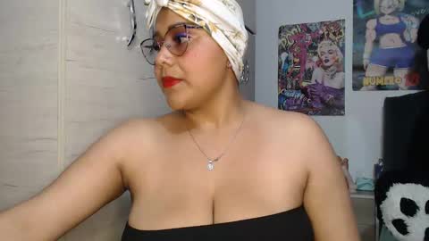 Mia and Gary  online show from 11/02/25, 01:52