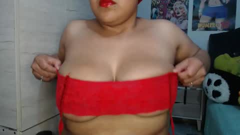 Mia and Gary  online show from 11/11/25, 02:22