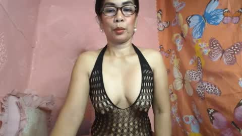 Snapshot of fuckinghairy49 chatting on 12/14/24, 02:53 mariposa online show from 12/14/24, 02:53