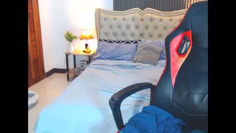 Snapshot of fuckinghot201 chatting on 12/20/25, 09:27 jason online show from 12/20/25, 09:27