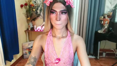 Snapshot of fuckingtransangel chatting on 06/22/26, 03:25 ANGELICA FOX online show from 06/22/26, 03:25