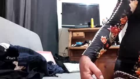 Snapshot of full4cefull chatting on 12/04/24, 01:31 Pizzaz online show from 12/04/24, 01:31