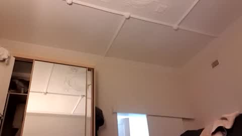 Snapshot of full4cefull chatting on 01/18/25, 04:42 Pizzaz online show from 01/18/25, 04:42