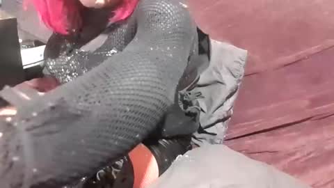 Snapshot of full4cefull chatting on 10/11/25, 07:12 Pizzaz online show from 10/11/25, 07:12