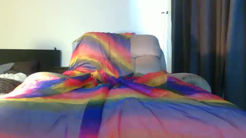 Pizzaz online show from 11/13/25, 01:37