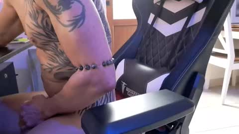 Snapshot of fullartofsex chatting on 01/10/25, 12:58 FullArtOfSex online show from 01/10/25, 12:58