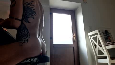 Snapshot of fullartofsex chatting on 01/24/25, 02:41 FullArtOfSex online show from 01/24/25, 02:41