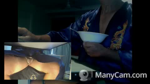 Snapshot of fullballbag chatting on 12/04/25, 12:31 fullballbag online show from 12/04/25, 12:31