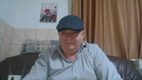 Snapshot of fullballs6 chatting on 12/23/24, 03:18 fullballs6 online show from 12/23/24, 03:18