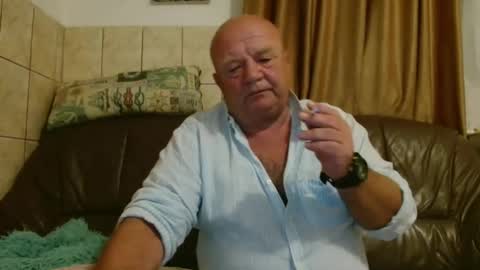 Snapshot of fullballs6 chatting on 09/10/25, 02:11 fullballs6 online show from 09/10/25, 02:11