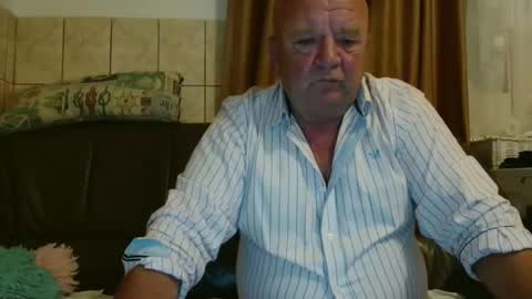 Snapshot of fullballs6 chatting on 09/13/25, 01:27 fullballs6 online show from 09/13/25, 01:27