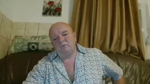 Snapshot of fullballs6 chatting on 10/09/25, 02:20 fullballs6 online show from 10/09/25, 02:20