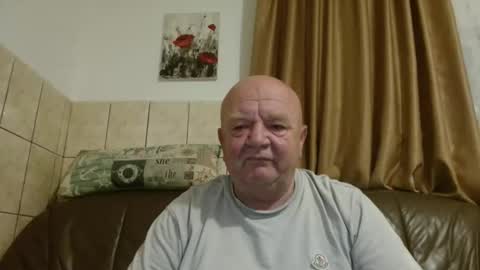 Snapshot of fullballs6 chatting on 10/15/25, 02:55 fullballs6 online show from 10/15/25, 02:55