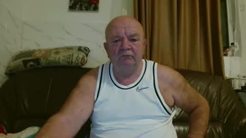 Snapshot of fullballs6 chatting on 12/16/25, 04:06 fullballs6 online show from 12/16/25, 04:06