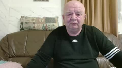 Snapshot of fullballs6 chatting on 03/18/26, 02:47 fullballs6 online show from 03/18/26, 02:47