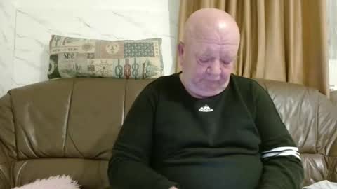 Snapshot of fullballs6 chatting on 03/19/26, 02:15 fullballs6 online show from 03/19/26, 02:15